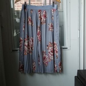 Midi pleated skirt